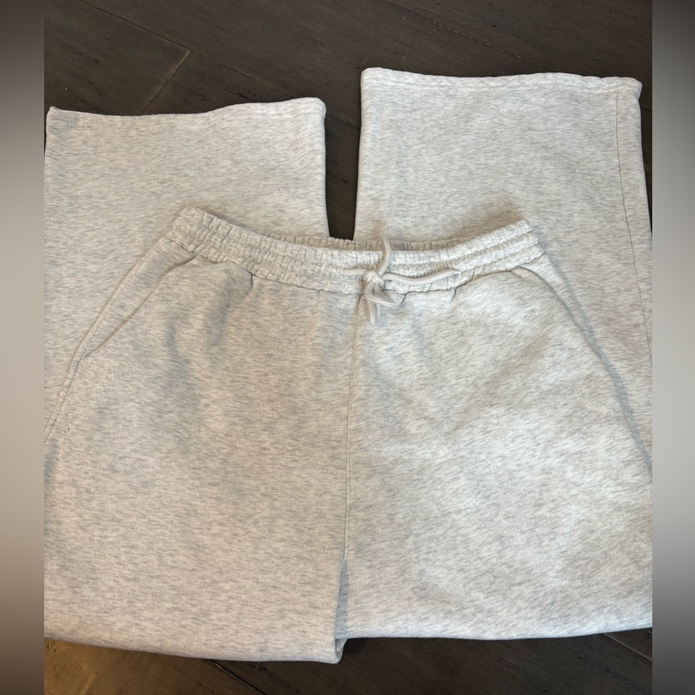 Musera Wide Leg Gray Sweatpants